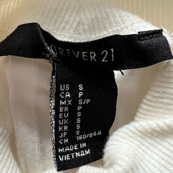 Ivory Turtle neck from Forever 21 - Picture 3 of 4